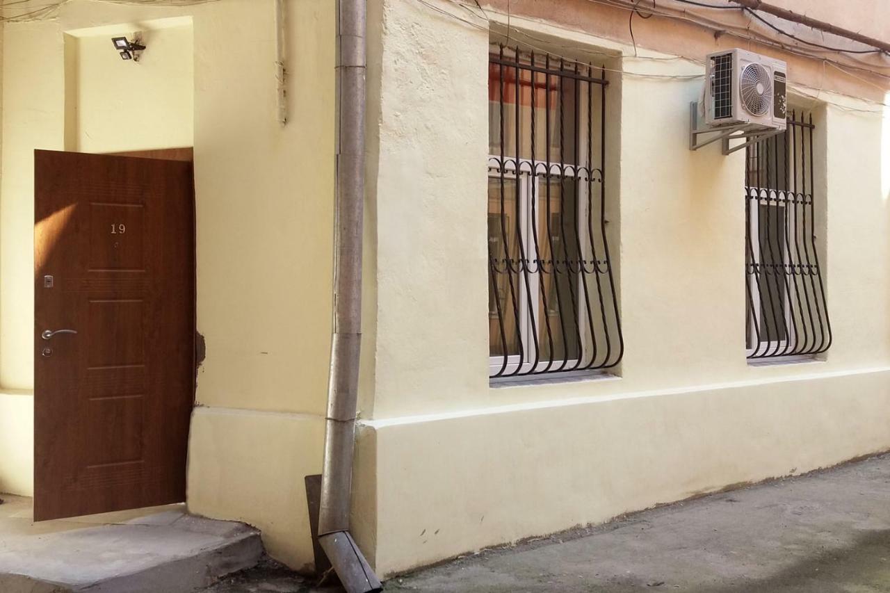 Apartment At Teodora Sqr 利沃夫 外观 照片